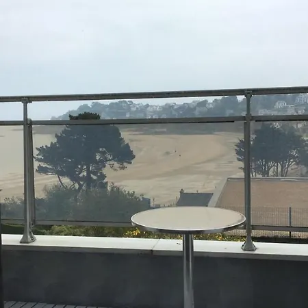 Apartment Apt 204, Vue Mer, Acces Plage Trestraou, Perros-Guirec