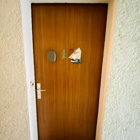 Apartment Apt 204, Vue Mer, Acces Plage Trestraou,